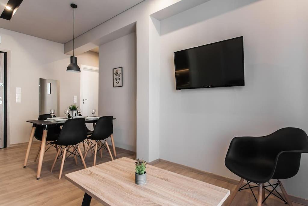 Piraeus Deluxe 2Bdr Apt - Near Metro And Port Экстерьер фото