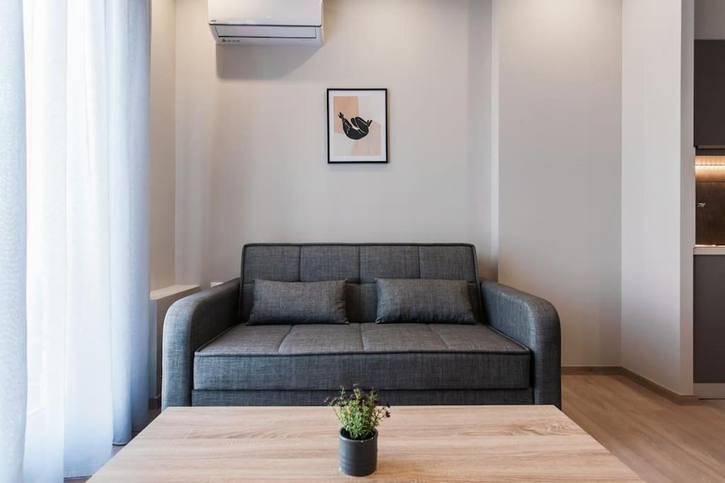 Piraeus Deluxe 2Bdr Apt - Near Metro And Port Экстерьер фото
