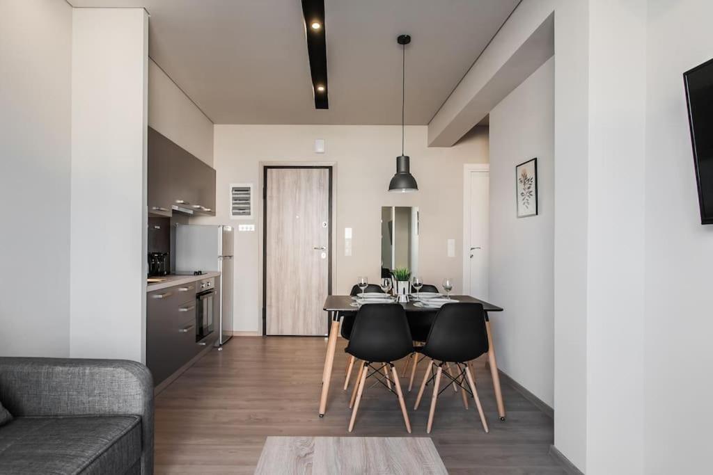 Piraeus Deluxe 2Bdr Apt - Near Metro And Port Экстерьер фото